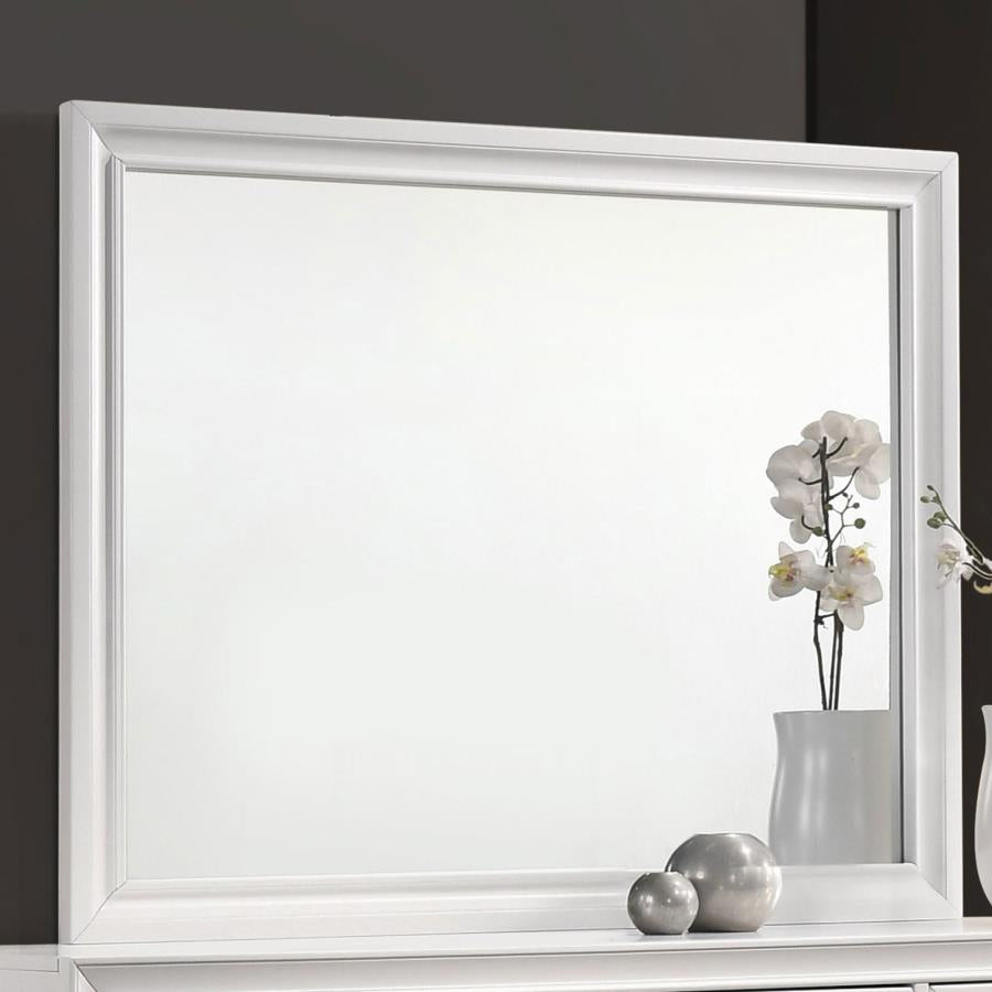 Mirror in white color perfect for white room