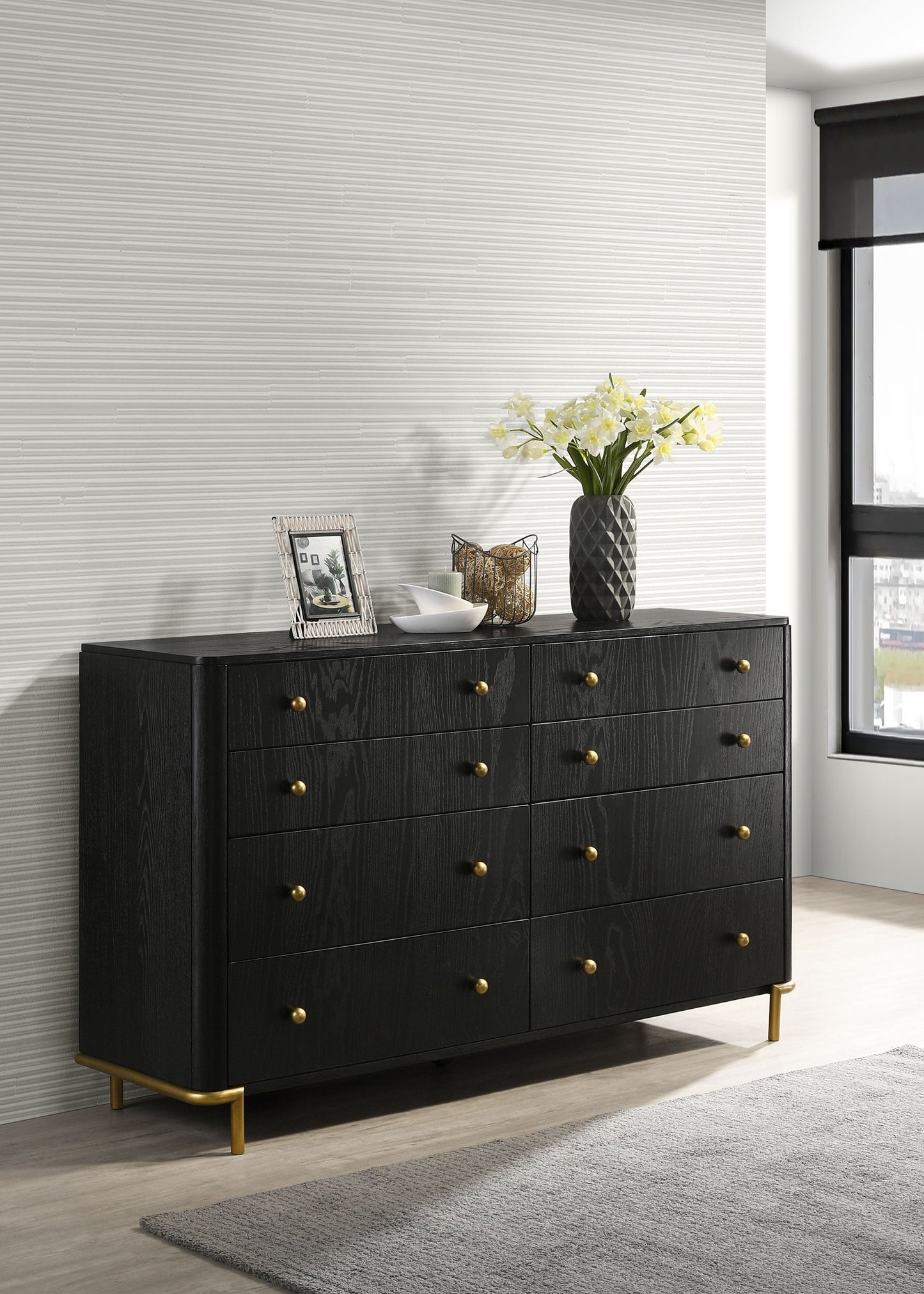 Arini 8-drawer Bedroom Dresser with Mirror Black